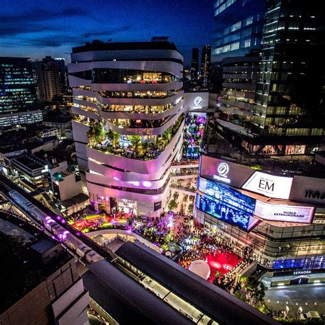 hotel near em quartier|THE 10 CLOSEST Hotels to The EmQuartier, Bangkok .